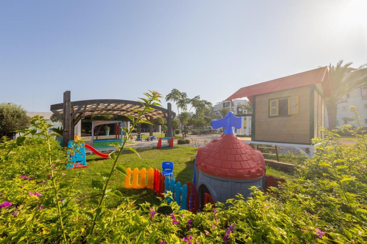 Thalassa Beach Family & Waterpark Resort Vokolidha المظهر الخارجي الصورة